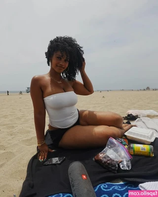  [ amara-kioni ] - I'm in the mood to have a naughty fun. 🔥