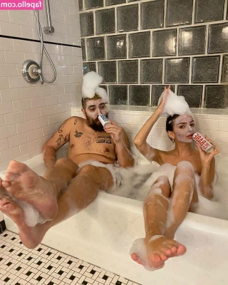 Emily Bubble [ emily-bubble ] - Tip $18,99 under this post to get this video! Elf Cleric Bathes In a