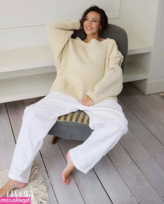 Michelle Keegan [ michelle-keegan ] - have yourself a bratty little Friday