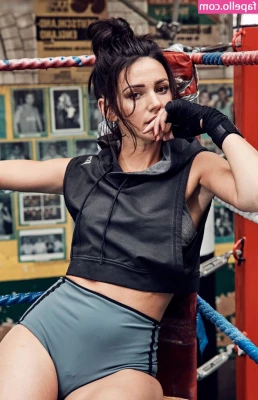 Michelle Keegan [ michelle-keegan ] - Outfit for the day 🥰
