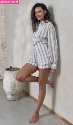 Michelle Keegan [ michelle-keegan ] - Doing the dishes  pervs eye view