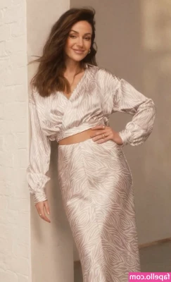 Michelle Keegan [ michelle-keegan ] - I love this couch