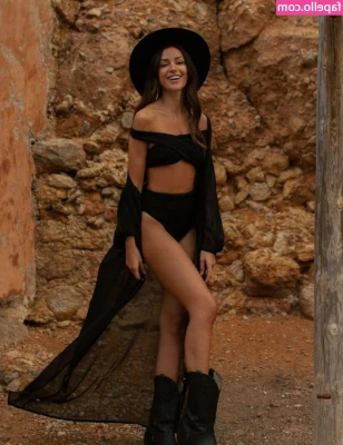 Michelle Keegan [ michelle-keegan ] - Focus on Toes