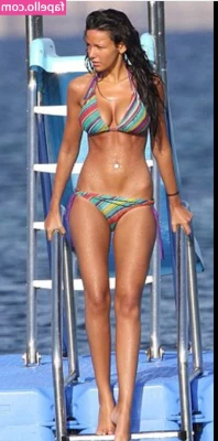 Michelle Keegan [ michelle-keegan ] - GOING LIVE RN WITH MY SISTER SHES BACK !:)