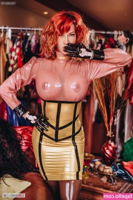 Bianca Beauchamp [ bianca-beauchamp ] - I did a thing with my hair and idk why but my titties look big