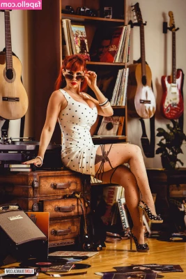 Bianca Beauchamp [ bianca-beauchamp ] - Should I just do solo content or collaborations