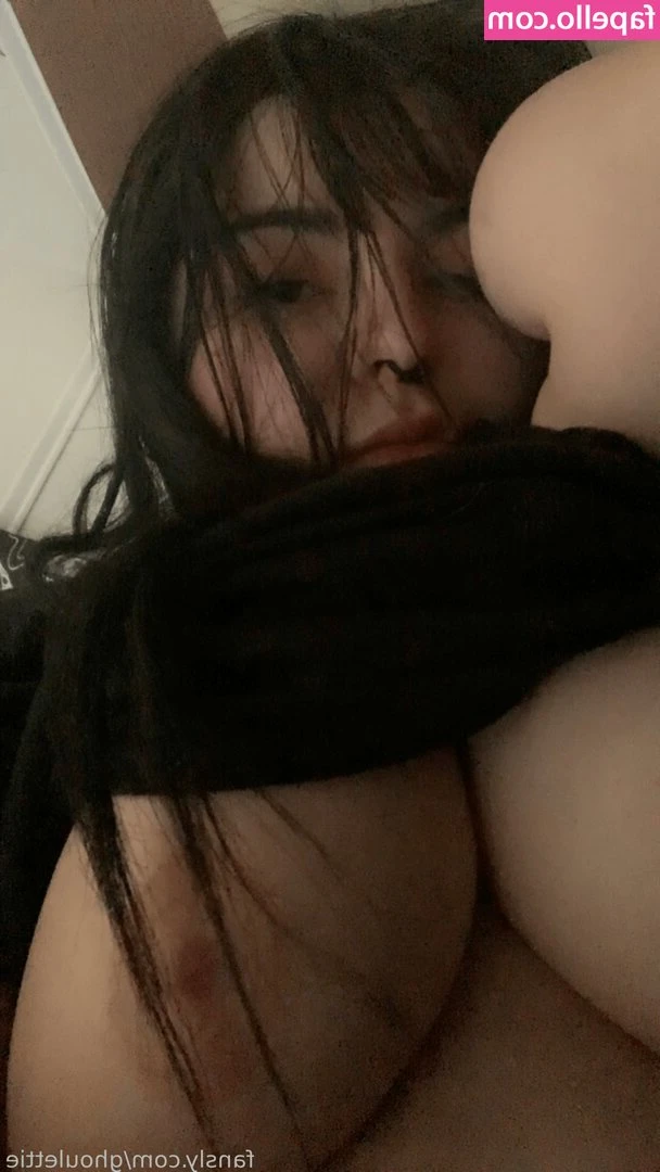 ghoulettie - My tiddies are so puffy today D: they look pretty darn good from