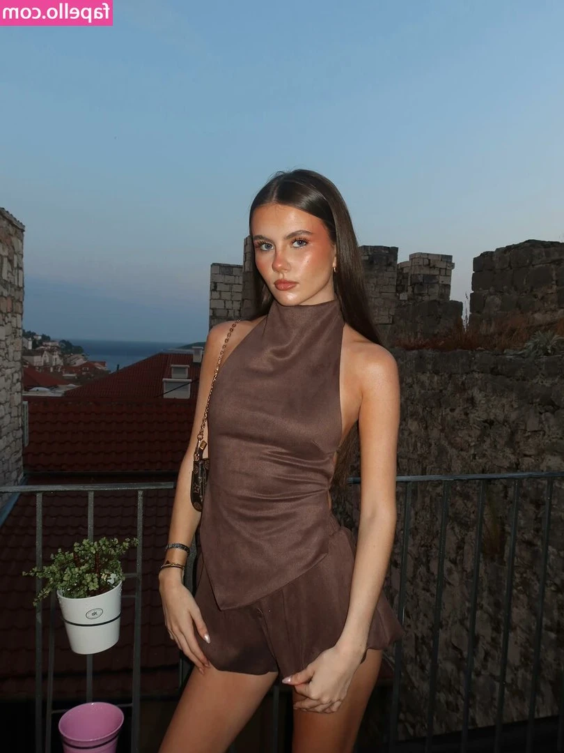 Tori Deasy [ tori-deasy ] - I need a date and someone to rub me here... 🥵😈💦