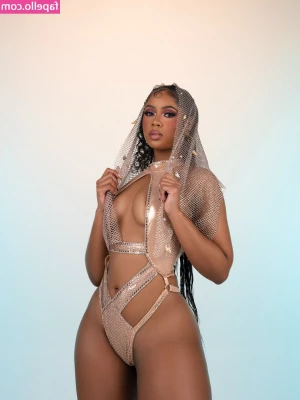 sahara.jadeee [ sahara-jadeee ] - Really feeling myself today 🥰