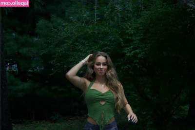 Olivia Fabry [ olivia-fabry ] - My big blurry butt crack pc: @kc90001