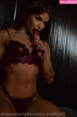 valkyrianmuscle - throwback to this flat my friend got herself for a weekend one time