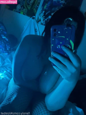 Alizebat - Late night load   Show me some love if u would come and clean it up