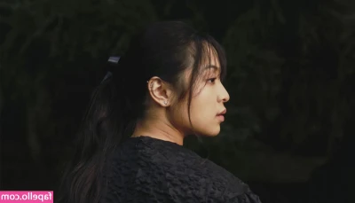 bernadya - Double tap and my ass will start clapping