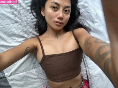 Yeti Kurnia [ yeti-kurnia ] - 😌👀suck on them in the car?