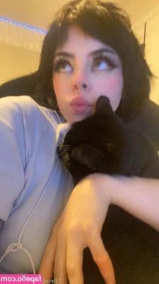 Catssnap - SEXTING?
