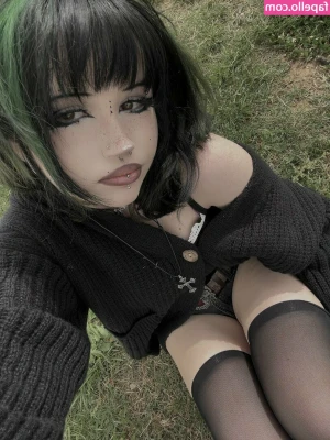 Terann Hilow [ terann-hilow ] - Little kitty wants to play 😈 Someone want? In this video will see