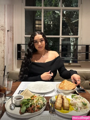 Tyla urgirltylaxx [ tyla-urgirltylaxx ] - Dinner is ready