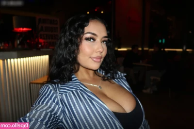 Tyla urgirltylaxx [ tyla-urgirltylaxx ] - Fucked a fan to celebrate hitting 70K on Twitter I think it made his