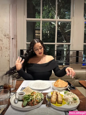 Tyla urgirltylaxx [ tyla-urgirltylaxx ] - Does my nighties look good on me?🥰