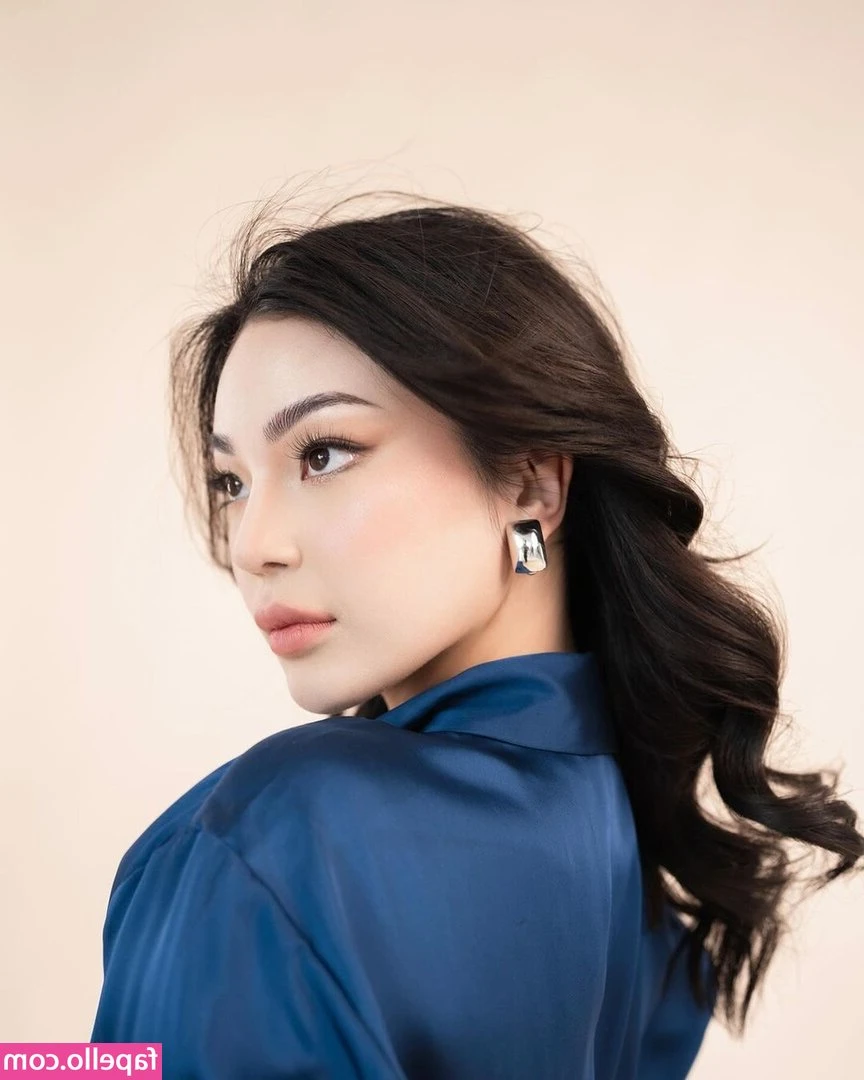 Kitty Duterte [ kitty-duterte ] - I just found an origami porn site, but it’s paper view only.  Lucky