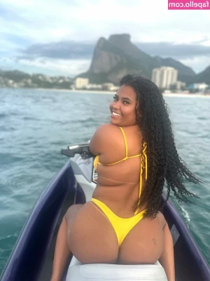 Stella Duarte [ stella-duarte ] - What's shaking? Why don't I show you? Tip 10 in a DM and mention