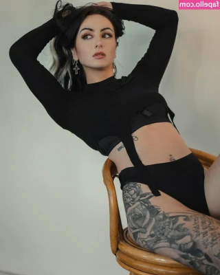 Lexx Hexx [ lexx-hexx ] - Twerking teaser clip to my new Mina xxx bj/insinuated fuck &