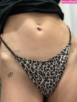 addictedtoava - 🎥 @mrdarkchocolatee fucks me as I suck his friends dick -