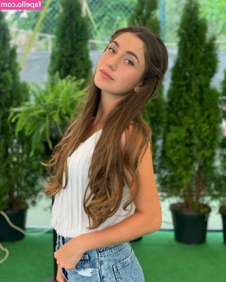 Amina Anshba [ amina-anshba ] - Does this illusion of looking at me with another girl make you as