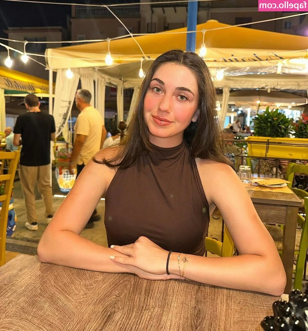 Amina Anshba [ amina-anshba ] - Sucking cock makes me really really horny 😉
