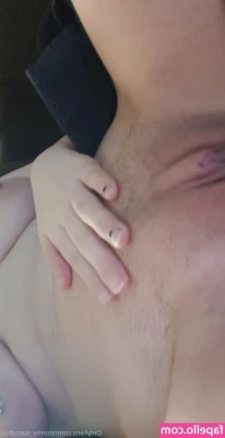 Stormy Succubus [ stormy-succubus ] - grabbing my ass for you to enjoy😘🍑