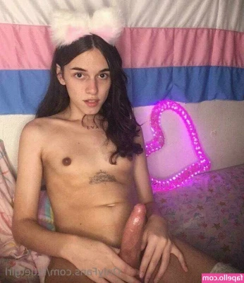 Little Tgirl - whatcha playin’ with first? 😛🖤