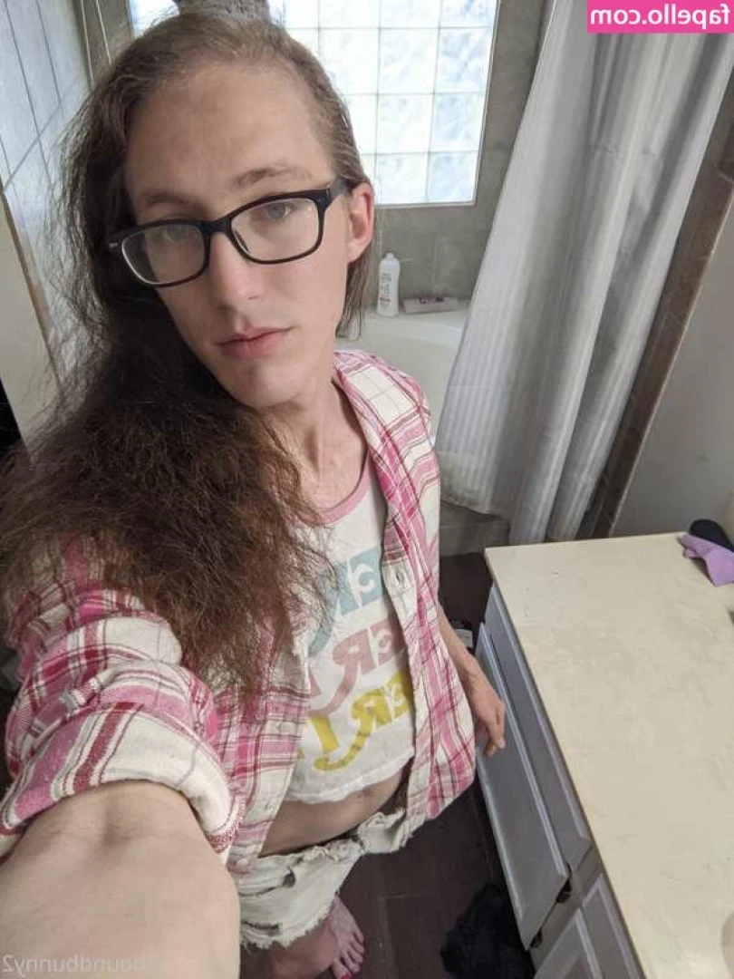 Avery Starling [ avery-starling ] - Heavy is the ass that holds the gains
