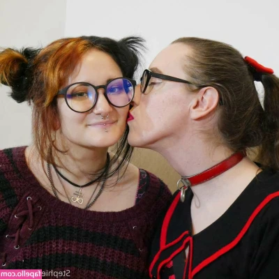 Stephie Scarlet [ stephie-scarlet ] - would u want to get fucked by my big girl cock extension? 😈