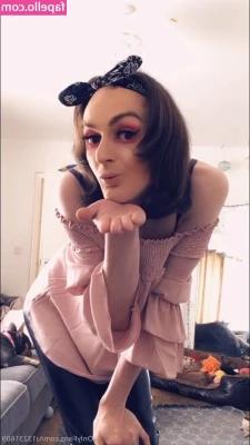 itszoestarr - Care to help me?  Can you help me?