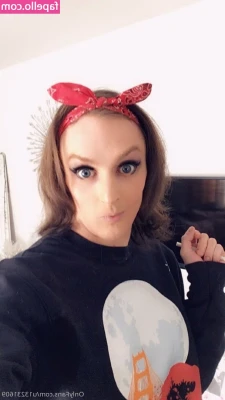 itszoestarr - Close up🐱