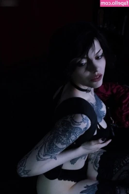 FaerieBlossom - Time for the nylons to come off, they got pretty sweaty 🥵🤤