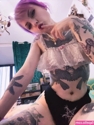 FaerieBlossom - Big booobies and smiles :)