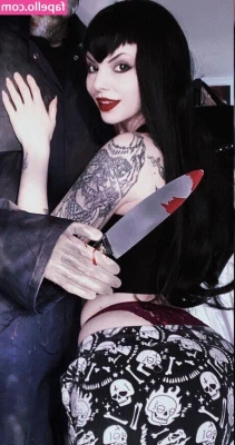 FaerieBlossom - I was worried that I didn't look pretty in the photos. I feel