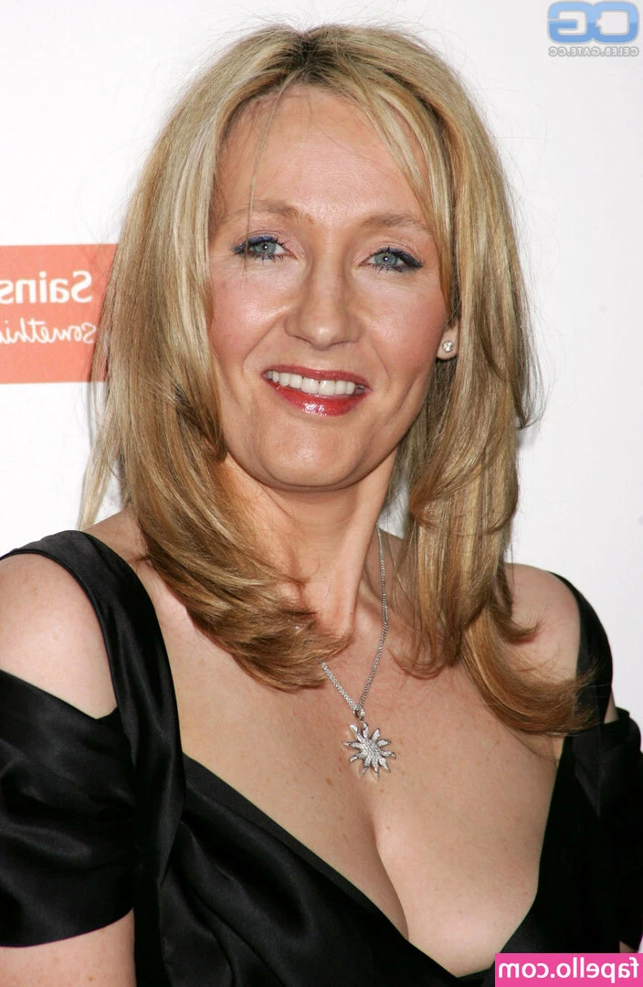 Joanne K Rowling [ joanne-k-rowling ] - How was your day babe?😍