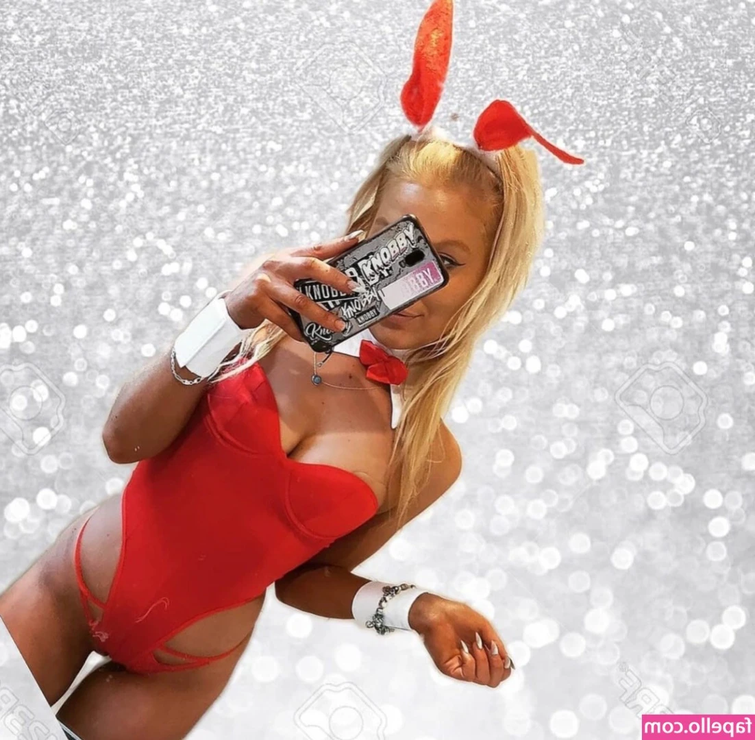 xonlychloex - Ur bunny gf :3