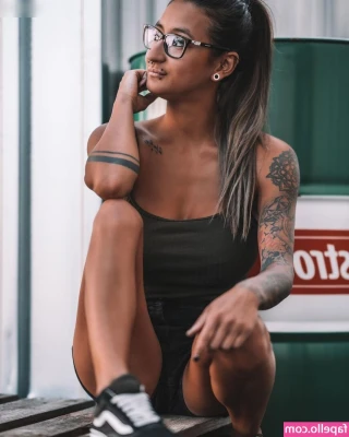 Iamsunny.xo___ [ iamsunny-xo ] - Want me to sit on your face or cock when I’m sloppy like this?!?