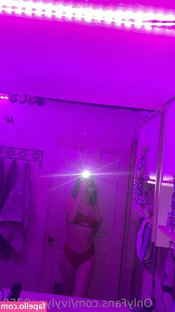 ivylynn9750 - Photo shoot under the rain with no clothes   one of your favorites as