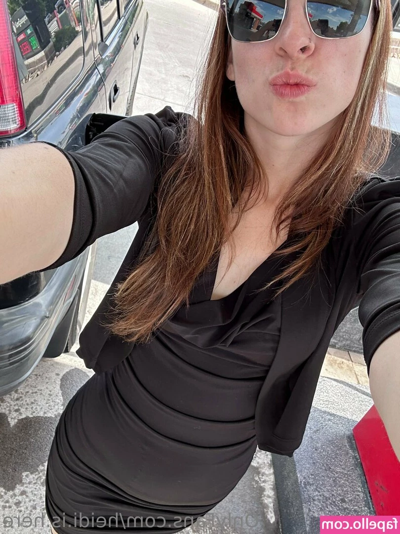 heidi.is.here [ heidi-is-here ] - How delicious this boy gave me, a few spankings because I behaved
