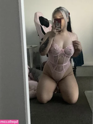oohluna - Fat pad fun 🤩 / if you want the full vid send me a dm 😆