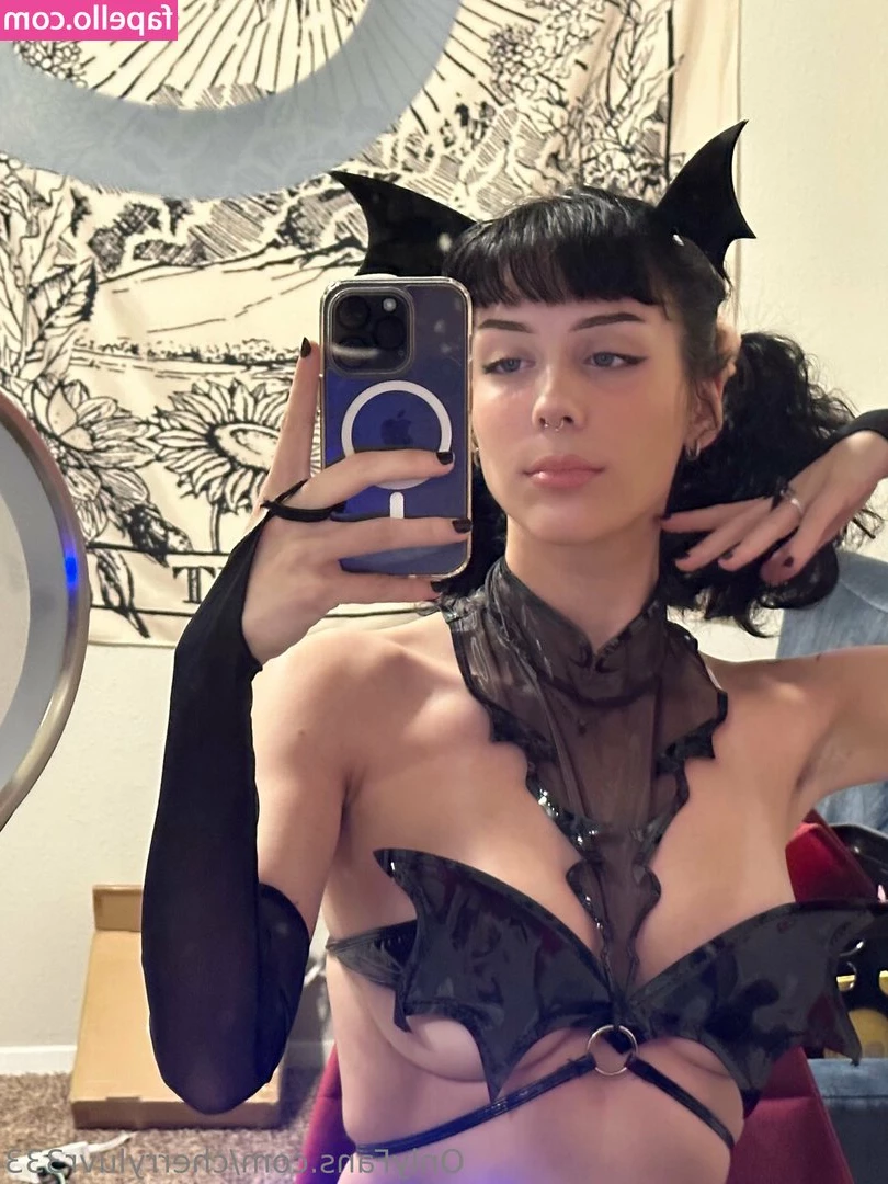 cherryluvr333 - Made you a late night snack
