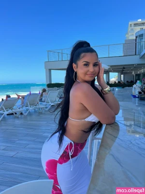 Aleah Brown [ aleah-brown ] - i hope ur here squeezing my squishy tits