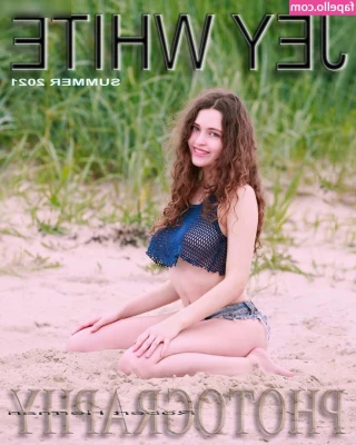 Jey White [ jey-white ] - Are my panties wet?