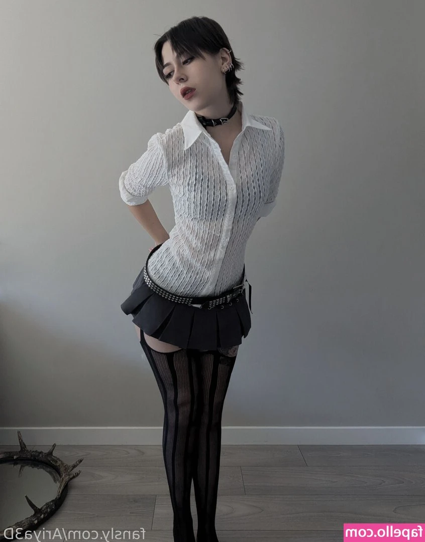 Ariar0e - Sexy double foot worship with the beautiful @marilynmidas in your