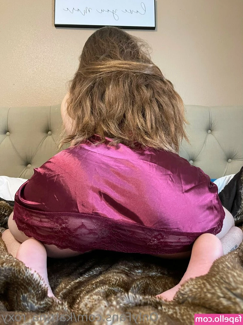 katrina_roxy [ katrina-roxy ] - 6 boobie pic for 6 sub