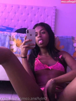 camil_sexx [ camil-sexx ] - Up close and personal with my nipple